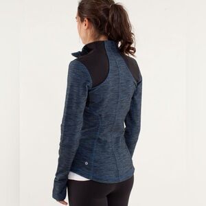Lululemon Forme Jacket
Slub Denim Limitless Blue / Black